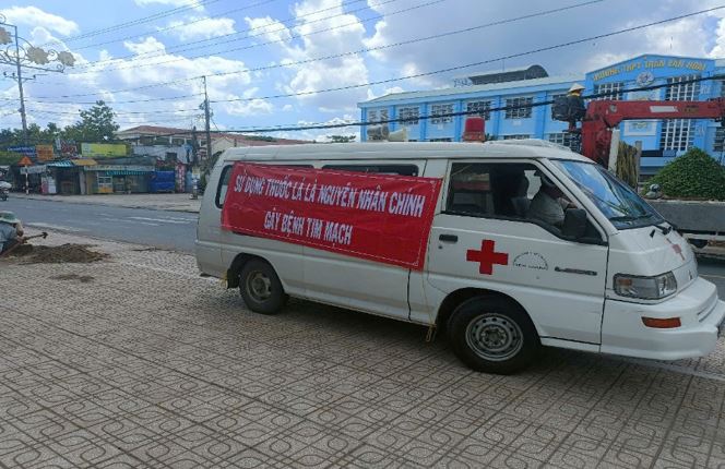Trung tâm y tế huyện Chợ Gạo truyền thông lưu động phòng chống tác hại của thuốc lá năm 2025